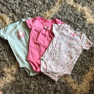 LOT OF 3! Carters 0-3M Owl Themed Onesies!